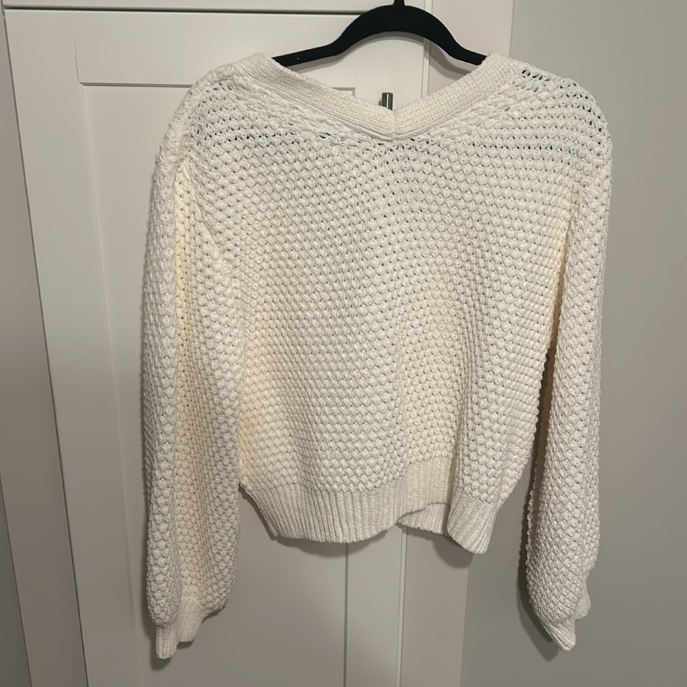 NWOT Abercrombie sweater. Size XL - Picture 3 of 3